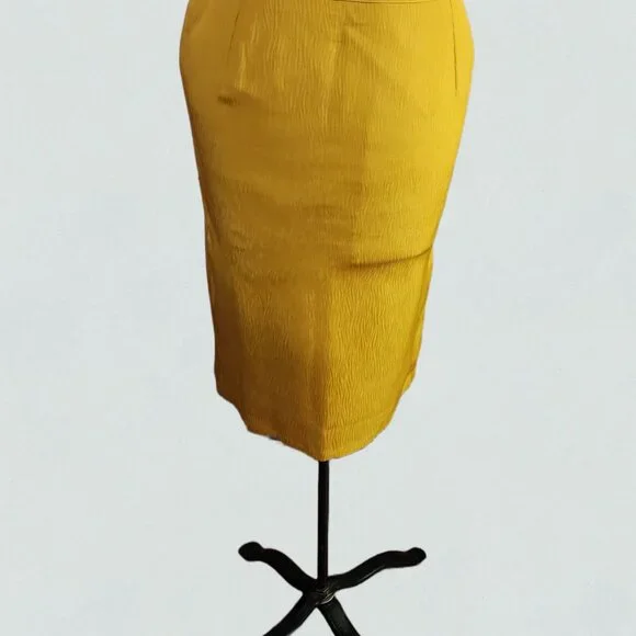 Amazing Vintage 1980's Valentino "Miss V" 2-Piece Floral Silk Skirt Suit - Picture 5 of 16